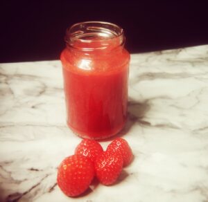 Marängsmörkräm recept med smaker av jordgubbar